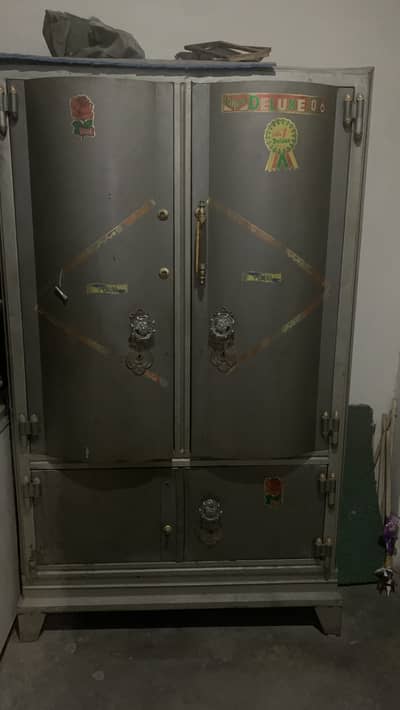 Iron safe with locker in good condition