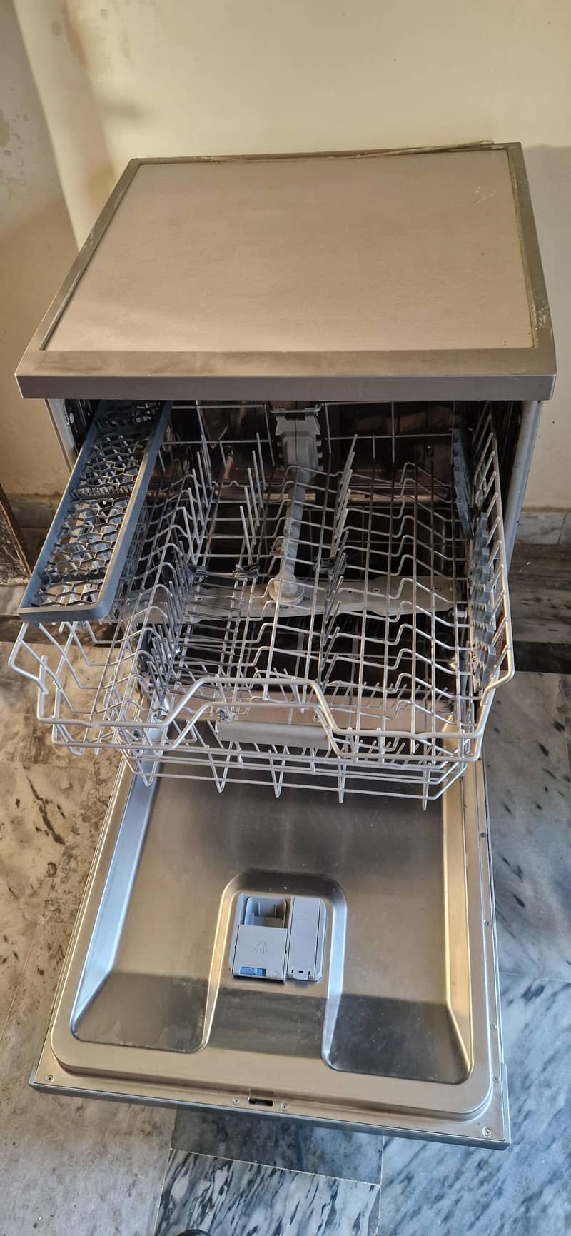 dawlance-inverter-dishwasher-ar-elik-made-in-turkey-silver