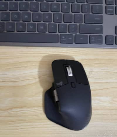 Logitech MX Master 3 Mouse - Multi-Device - A+ New Like Condition -