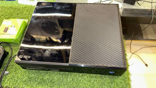 XBOX ONE SEALED WITH GAMES 1Tb