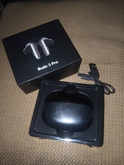 Buds 3 Pro Wireless Earbuds – Good Condition