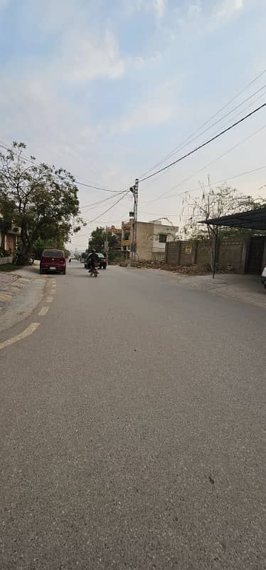 300 Sq Yds West Open Officially Bifurcated Plot