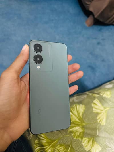 Vivo y17s 8/128