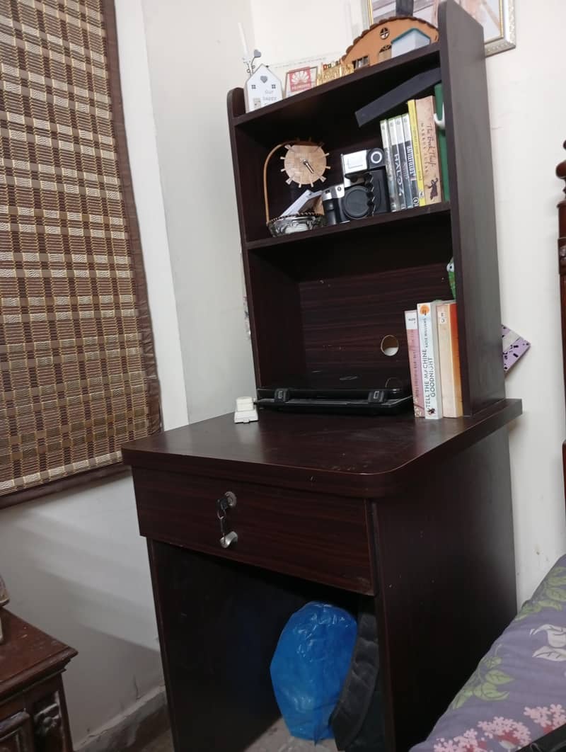 Computer table 3