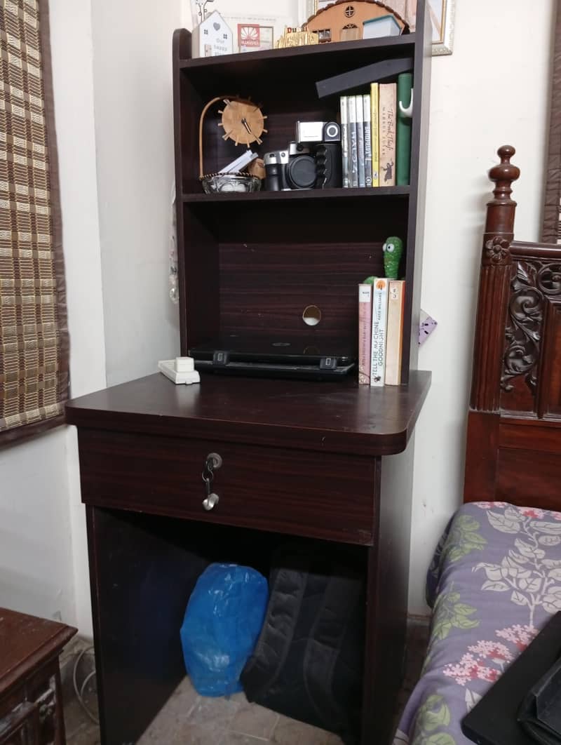 Computer table 4