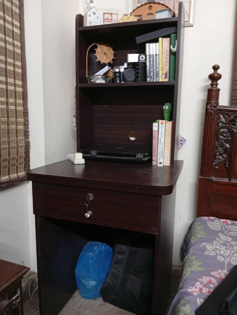 Computer table 6
