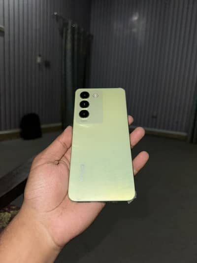 Y100 full box 80 watt cahrger 8 128 gb 10/10