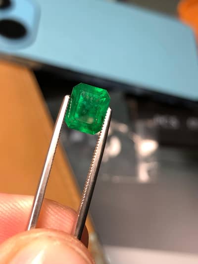 emerald 2.40 CT