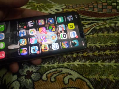 iphone 11pro Maxs 256 gb panil chnag face id nahi chail rahe non pta