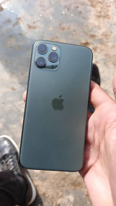 iphone 11 pro 256 GB iCloud locked