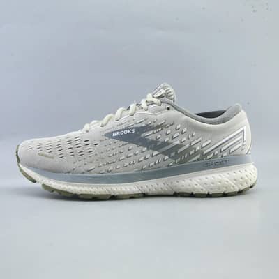 BROOKS GHOST 13