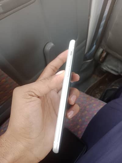 iphone 11 box k sath 64GB
