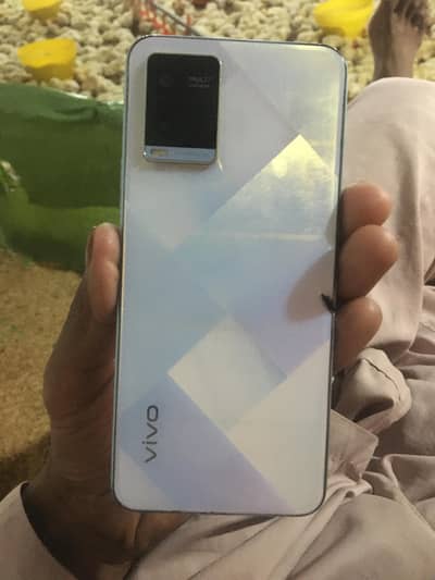 all okay phone Hy box charger bhi mile ga all okay