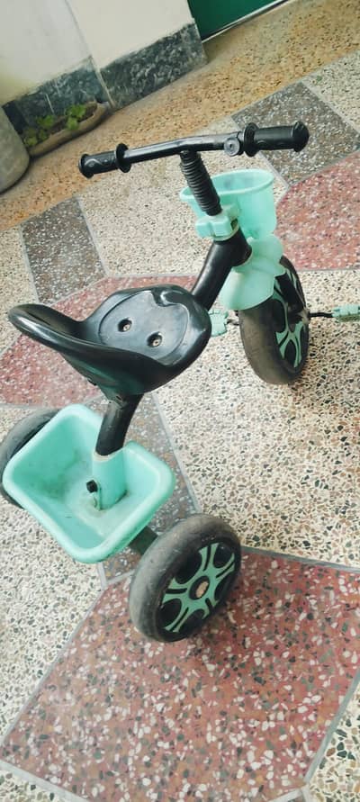 Kids cycle for sale very high quality . Whatsapp 03345663034