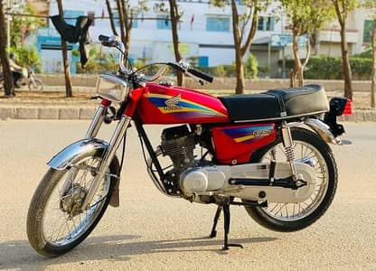 Honda 125 CG 2005 model Karachi number WhatsApp number 03/07/94/96/054