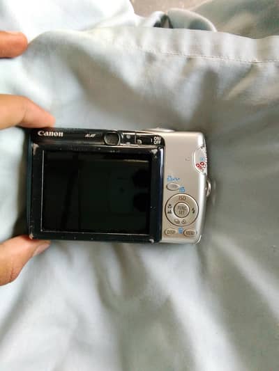 camera all ok hai Baki is ki battery nhi hai used Mai