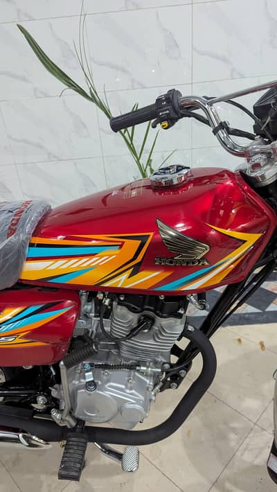 Honda 125 for sale 03029711798 zero meter