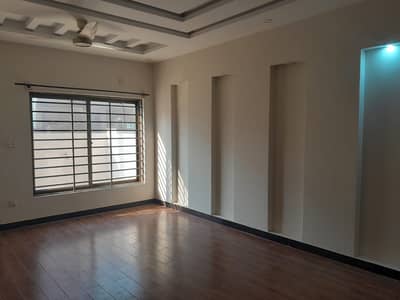 HOUSE FOR SALE | 10 MARLA | DOUBLE STORY | OWNER MADE | BEAUTIFUL HOUSE | VERY GOOD CONDITION | PAKISTAN TOWN | ISLAMABAD