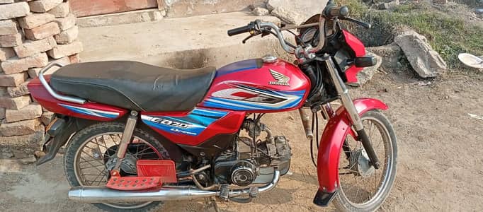 گاڑی صاف ھے