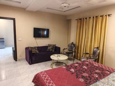 Luxury Furnished apartments shot stay full day weekly and monthly basis for rent bahria Town Lahore