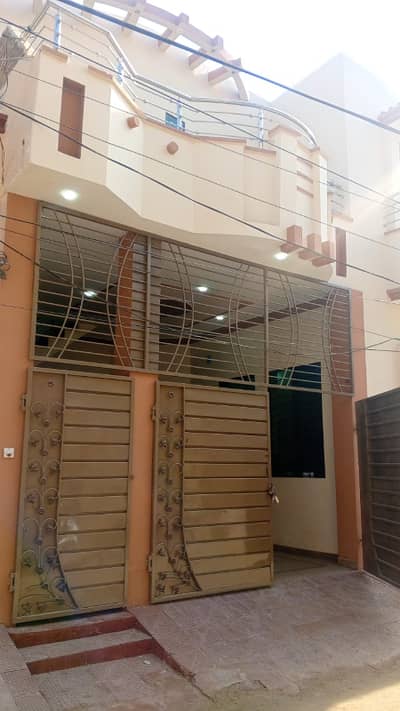 Bashir town near Bilal masjid 5.5 mrla Sami double story Marbl house wid Gas mtr urgent sale
