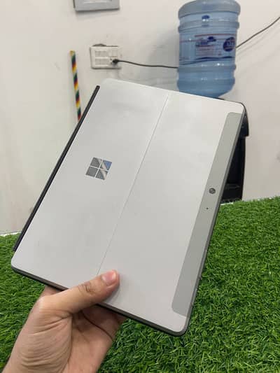Microsoft surface go(i3/8th)(8/128ssd)-2. in. 1 tuch laptop