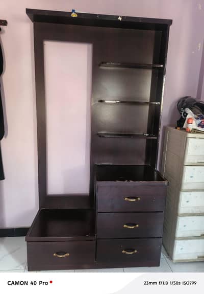 Divider without Mirror