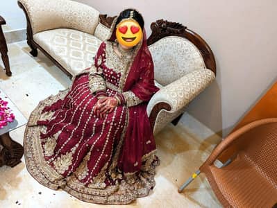 wedding dress| bridal dress| red lehanga| barat lehanga