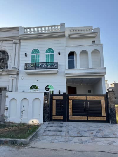 BB-Block 5 Marla Brand New House for sale. Prime Location.