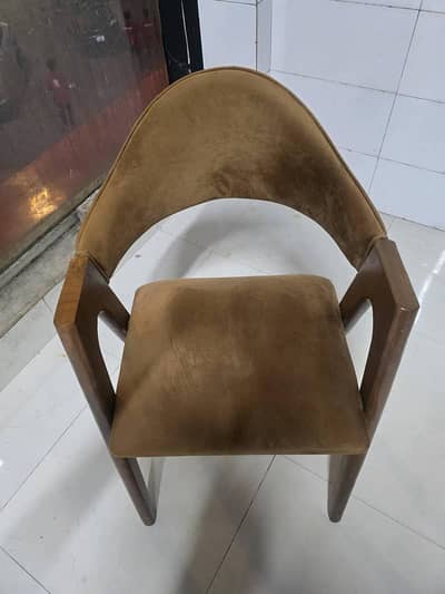 Restaurant furniture - Dining table - dining chairs - good condition