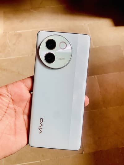 Vivo V30e 5G Complete Box 8+8/256Gb Pack Phone