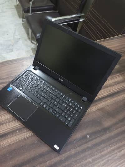 Acer Aspire F5-571T-783Z Core i7-4th 8GB Ram 500GB HDD Touch Screen D