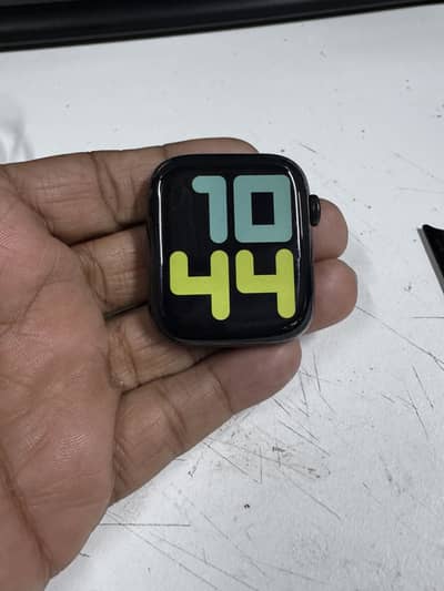 Apple Watch Series 4 Stainless Steel - 44MM - Battery Health 88%