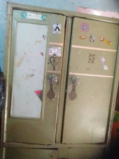 almari bohat mazni hn