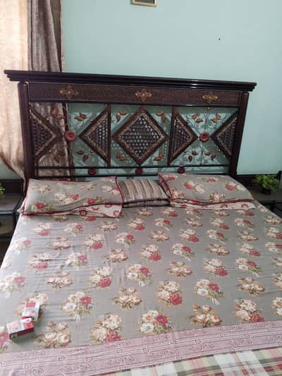 Bed set with foam mattress
