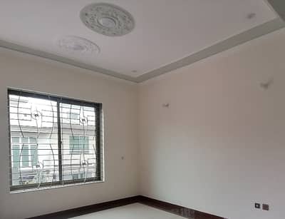 10 Marla House Available In Allama Iqbal Town For sale