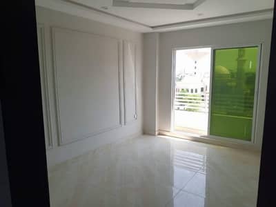 BRAND NEW 1 BHK APARTMENT FOR SALE IN BAHRIA TOWN LAHORE