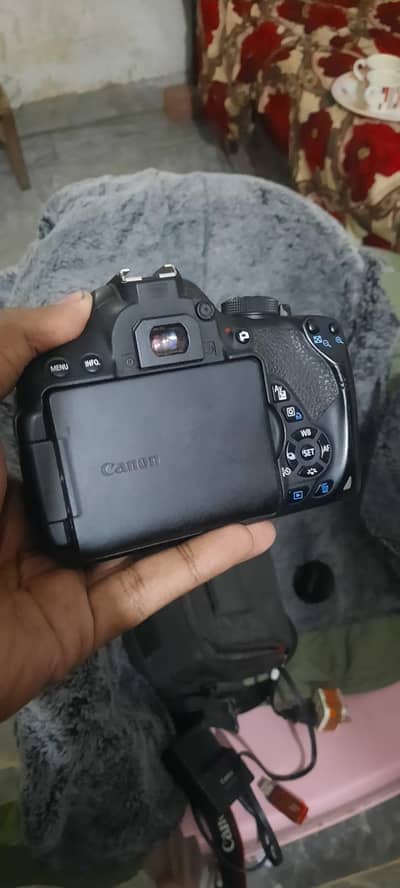 Canon 700D urgent sale