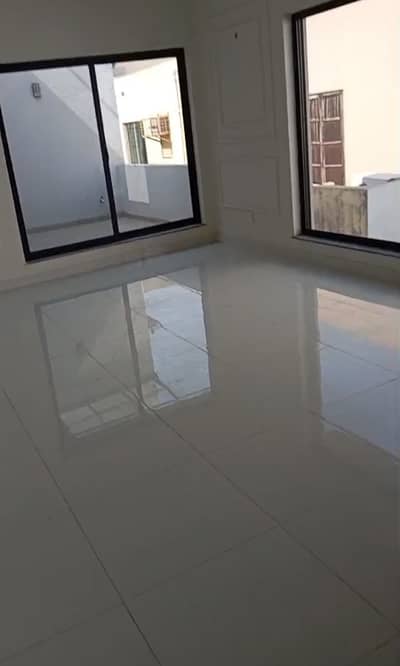 1 KANAL UPPER PORTION FOR RENT IN CANTT PRIME LOCATION NEAR TO MAIN ROAD OTHER OPTIONS AVAILABLE IN CANTT GULBERG