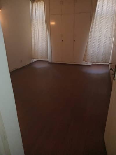 22 MARLA SINGLE STORY HOUSE FOR SALE IDEAL LOCATION IN CANTT CMA COLONY CANTT LAHORE NEAR TO GULBERG/ FORTRESS STADIUM