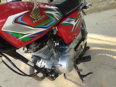 For sale bike good condition genuine condition par hai