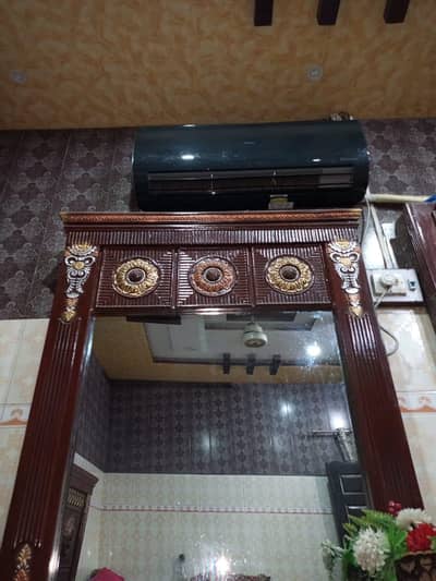 bed with 2 sides table with singgar maaz