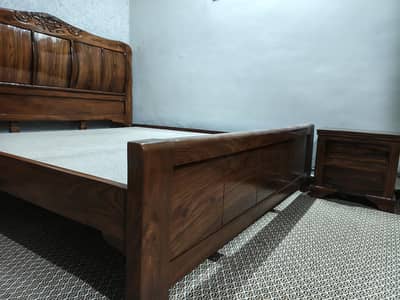 seesham Pure wood bed set new Not used totally wooden ha sheet ni
