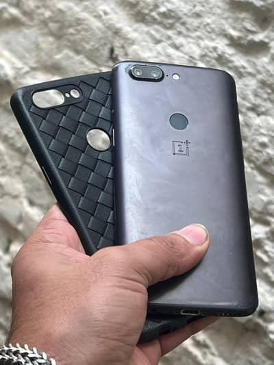 OnePlus 5t duel sim approved  8G GB 128GB almost original