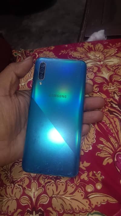 Samsung Galaxy A30s 4gb128gb 8/10  h dual SIM price fix h read add.