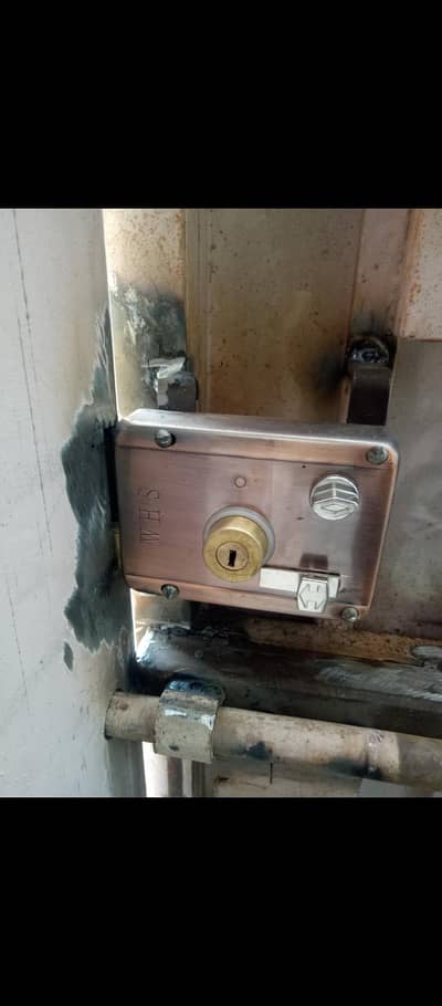 Main iron gate lock fitting and tuning at just one call