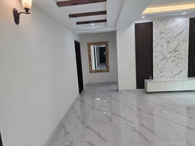 10 Marla 3 Bedrooms Brand New Flat For Sale