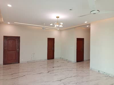 10 Marla Brand New Flat For Sale.