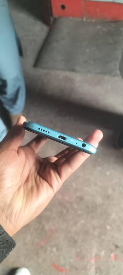 vivo Y21     or   spark 8c  Available