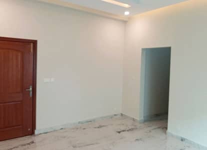 New Modal With Powder Room 4th Floor Facing McDonald'S Hot Location Apartment